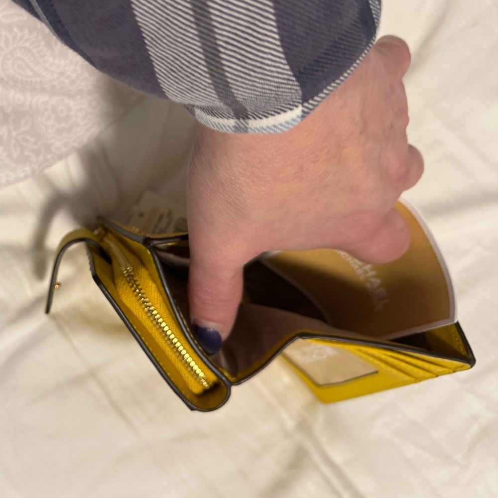 Michael by Michael Kors NWT Bifold Zip Coin wallet Stunning Yellow canvas! - Picture 10 of 10